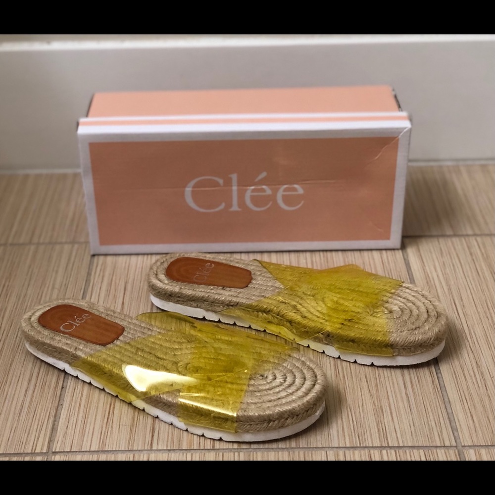 Clée Yellow vinyl sandals size 9